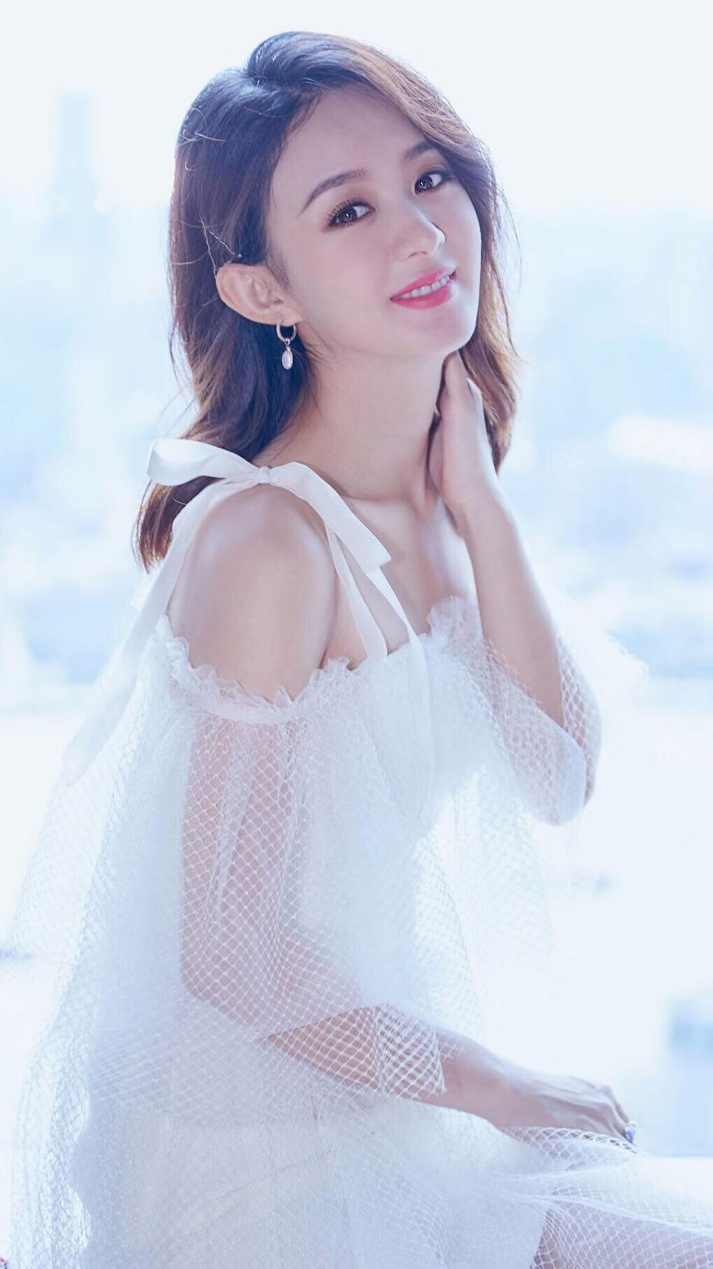 年轻的国王在伯纳乌加冕,欧冠之夜,维尼修斯扛起银河战舰