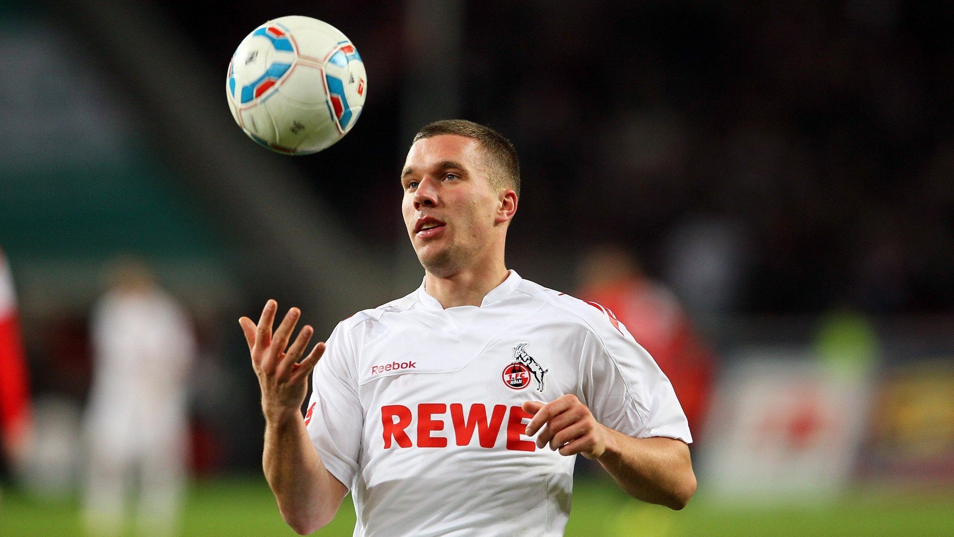 数据核爆与南美风暴,穆勒全面爆发,乌拉圭险胜洪都拉斯