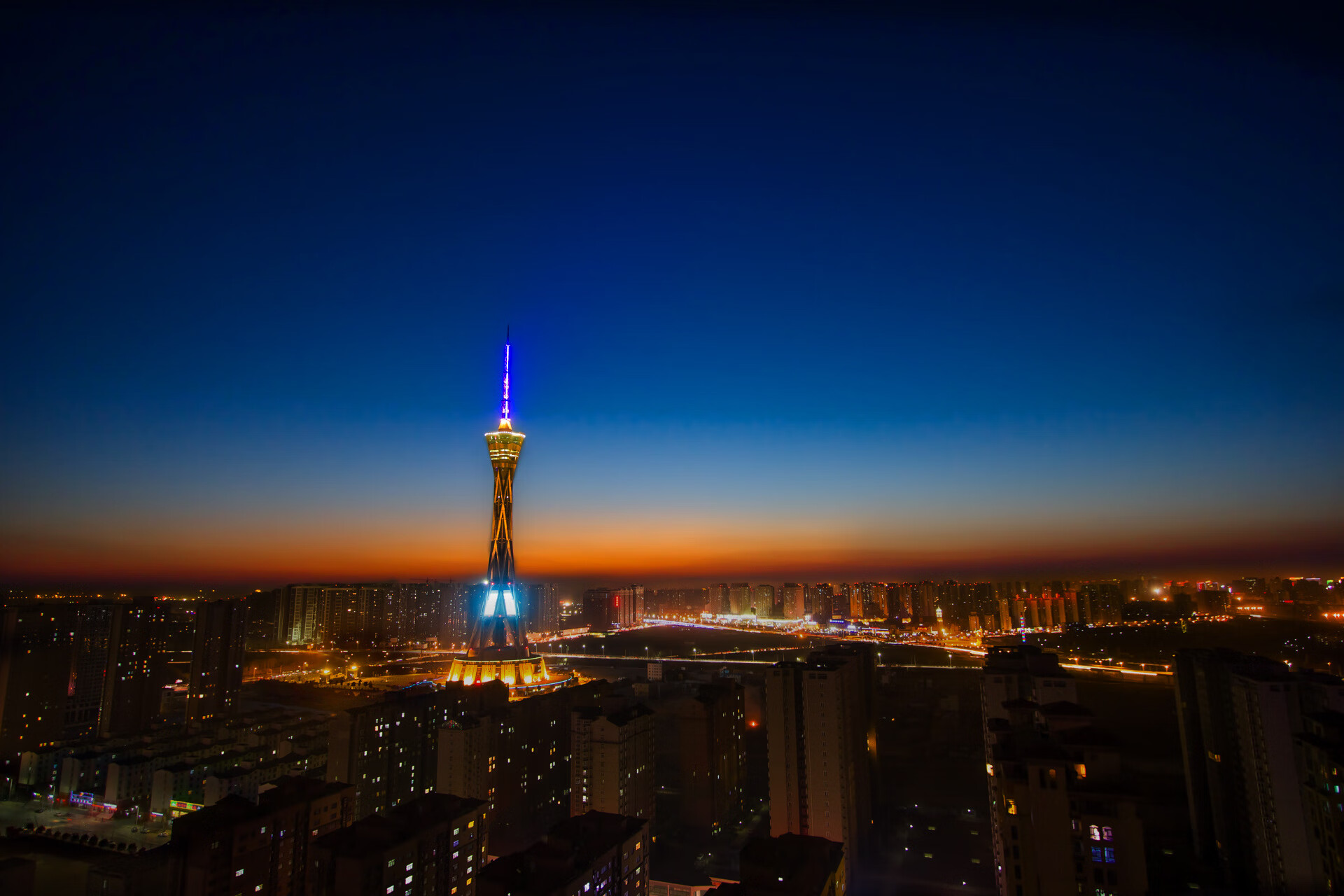 火力交响曲与灯塔，尼斯的集体风暴与若日尼奥的孤光破晓