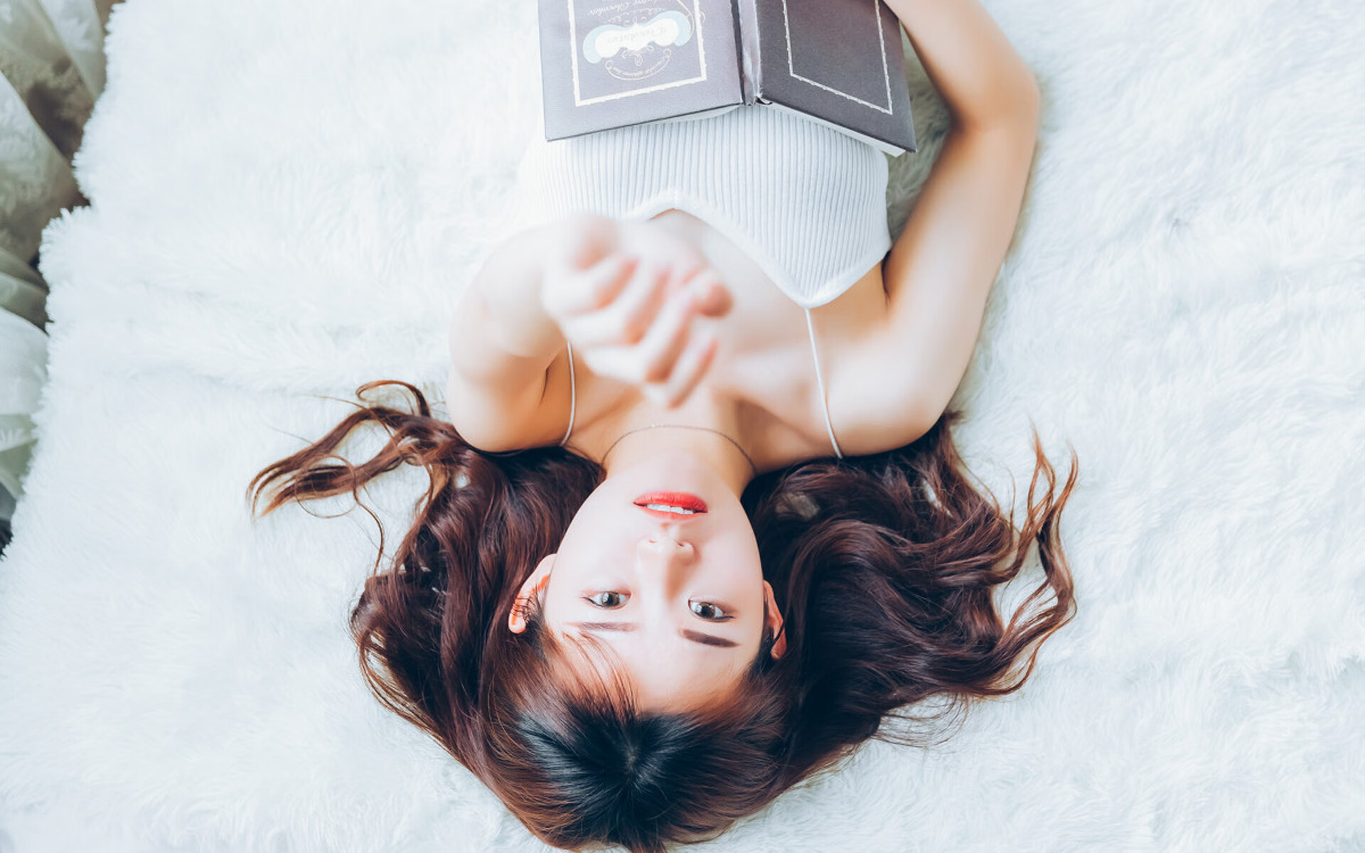 欧冠决赛之夜，文班亚马用连续得分完成对23号传奇的跨界致敬